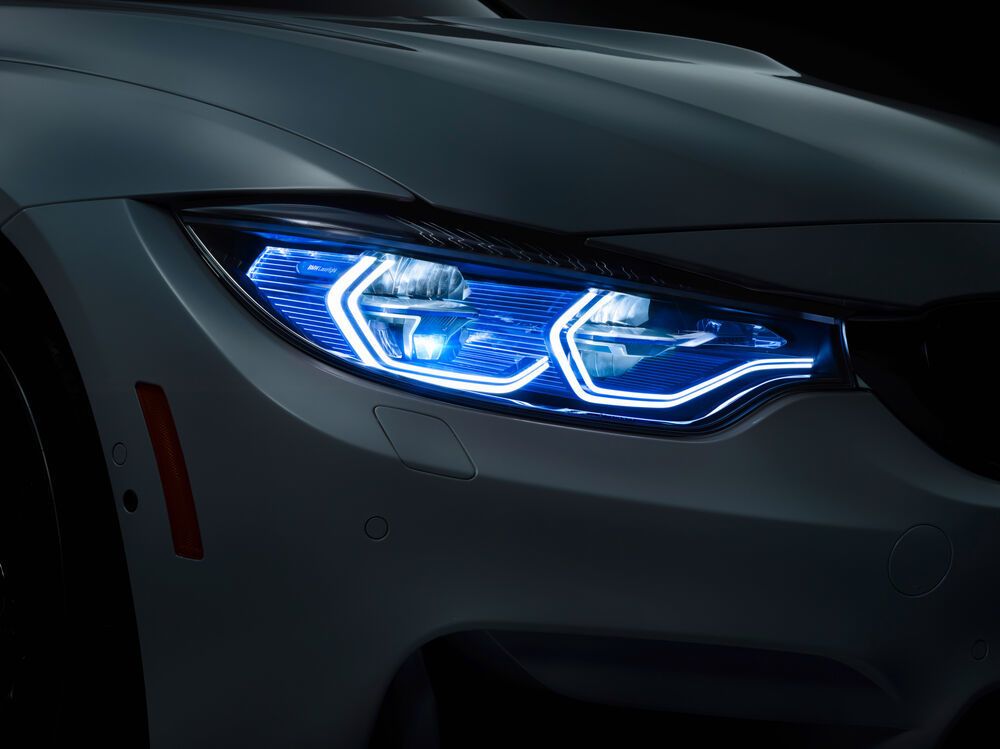 Übersicht von LED- und SMD-Lösungen für Fahrzeuge, inklusive moderner Scheinwerfer, Rückleuchten und Innenraumbeleuchtung. Perfekt für Sicherheit, Energieeffizienz und modernes Design.