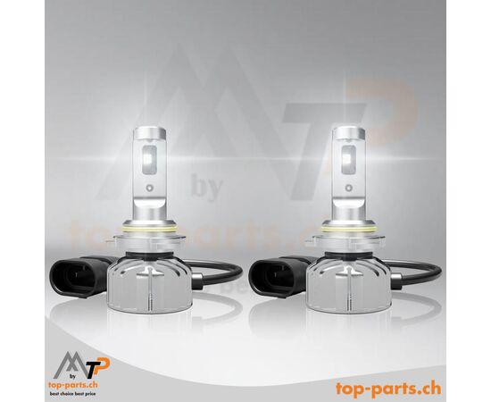 Eingeschaltete Osram HB4 NIGHT BREAKER LED SMART 6000K, LED-Lampen 12V 10W ohne Verpackung, P22d Sockel, modernes und helles weißes Licht